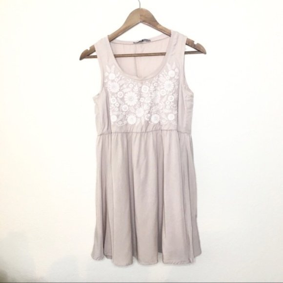 Lulus Dresses & Skirts - Lulus Embroidered Mini Dress XS Floral Boho Pink